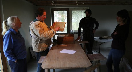 512A7512 - 20140519 - iBeekeepers Grafting Group at Fermoyle Castle(q10b+40c00Crop)